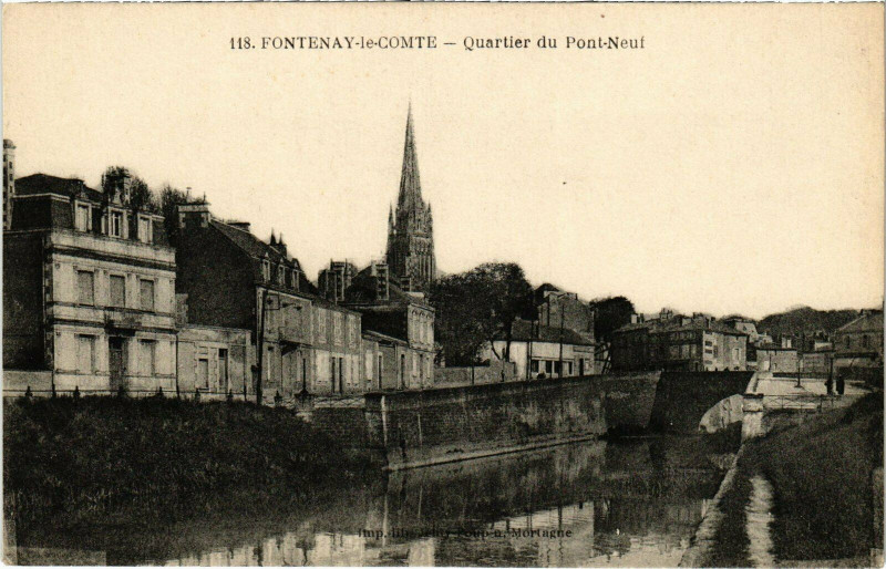 Carte postale ancienne Fontenay-le-Comte - Quartier du Pont-Neuf à Fontenay-le-Comte