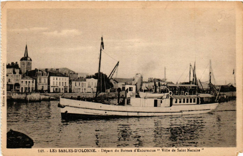 Carte postale ancienne Les Sables-d'Olonne Depart du Bateau d'Excursions aux Sables-d'Olonne