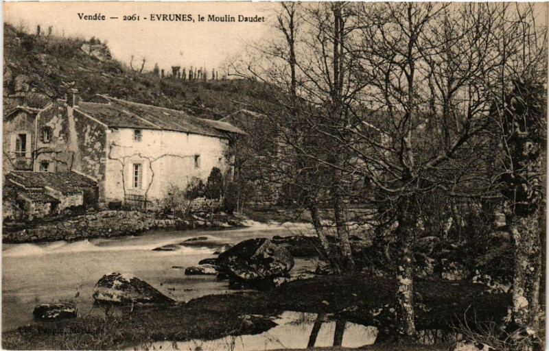 Carte postale ancienne Evrunes le Moulin Daudet
