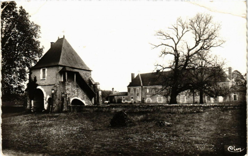 Carte postale ancienne Env. de Jousse Chateau de Moiseau