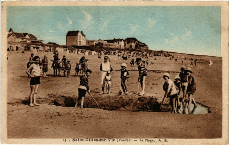 Carte postale ancienne Saint-Gilles-sur-Vie La Plage