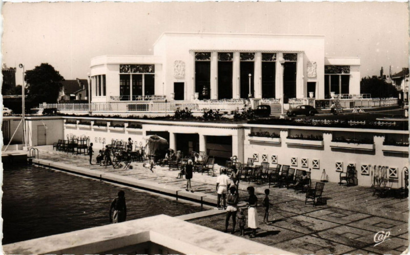 Carte postale ancienne Les Sables d'Olonne Le Casino aux Sables-d'Olonne
