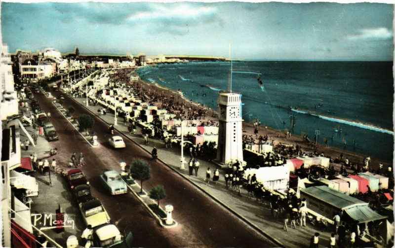 Carte postale ancienne Les Sables d'Olonne La Plage The Beach aux Sables-d'Olonne