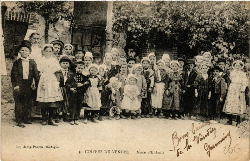 Carte postale ancienne Coiffes de Vendée Noce d'Erfanis