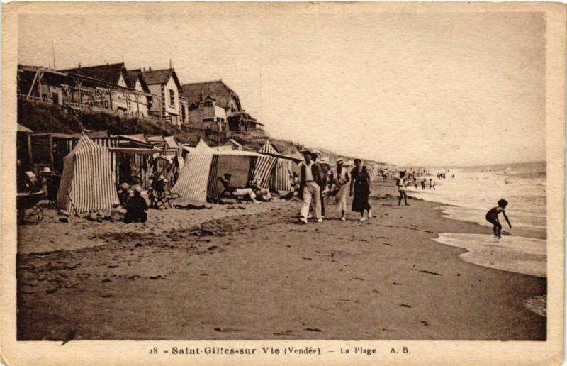 Carte postale ancienne Saint-Gilles - sur Vie - La Plage