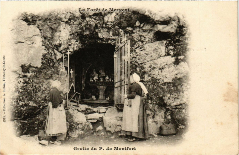 Carte postale ancienne La Foret de Mervent - Grotte du P. de Montfort à Mervent