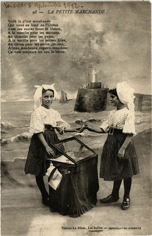 Carte postale ancienne La Petite Marchande