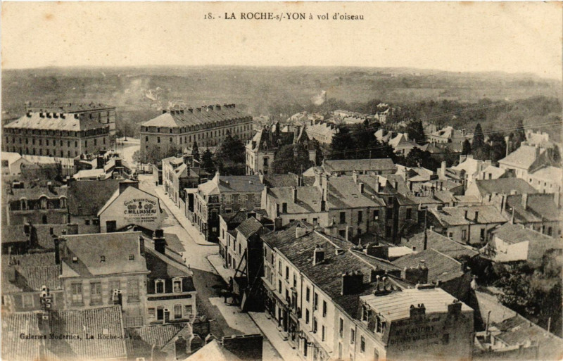 Carte postale ancienne La Roche - sur--Yon a vol d'oiseau à La Roche-sur-Yon