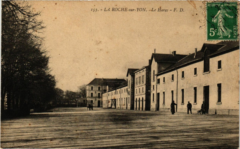 Carte postale ancienne La Roche-sur-Yon - Le Haras à La Roche-sur-Yon
