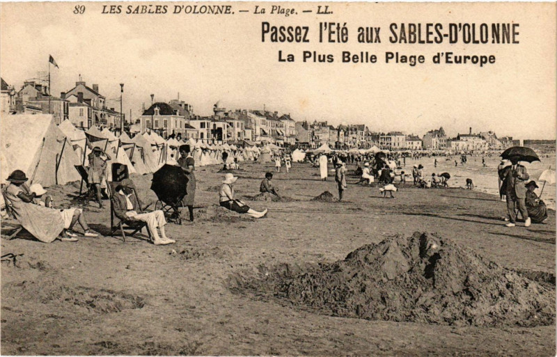 Carte postale ancienne Les Sables d'Olonne - La Plage - Passez l'ete aux Sables-d'Olonne aux Sables-d'Olonne