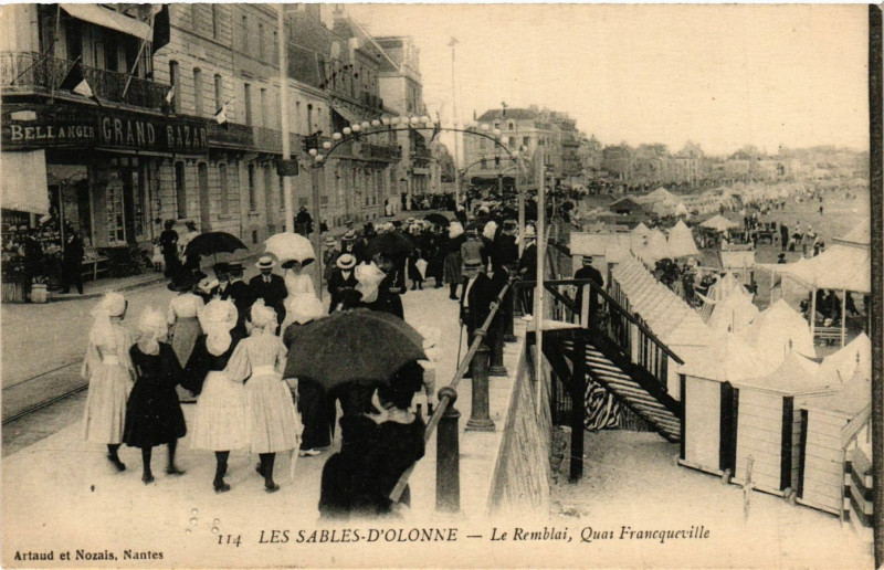 Carte postale ancienne Les Sables d'Olonne - Le Remblai Quai Francqueville aux Sables-d'Olonne