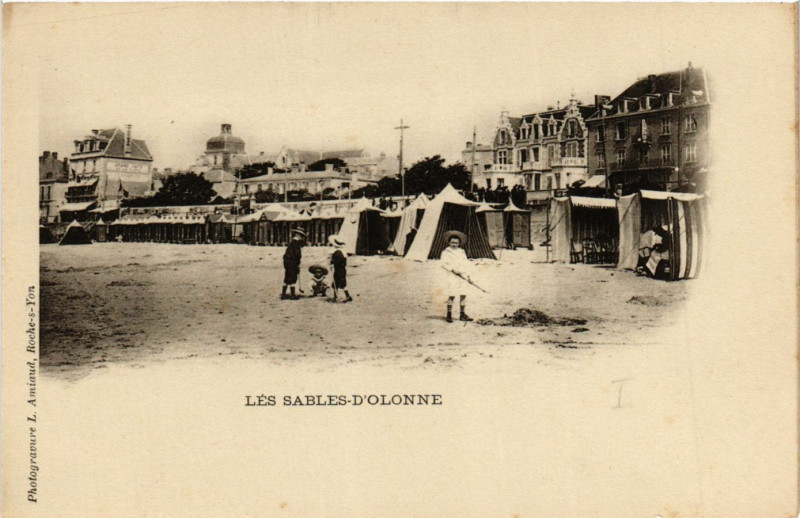 Carte postale ancienne Les Sables-d'Olonne aux Sables-d'Olonne