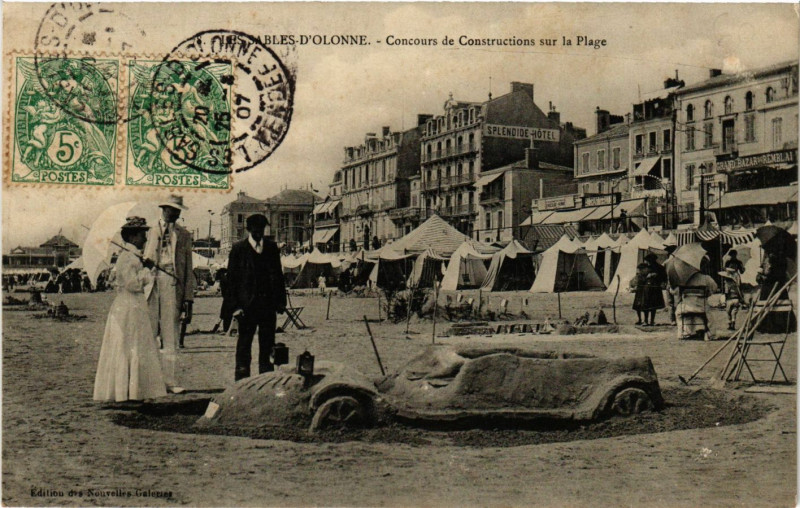 Carte postale ancienne Les Sables-d'Olonne - Concours de Constructions sur la Plage aux Sables-d'Olonne