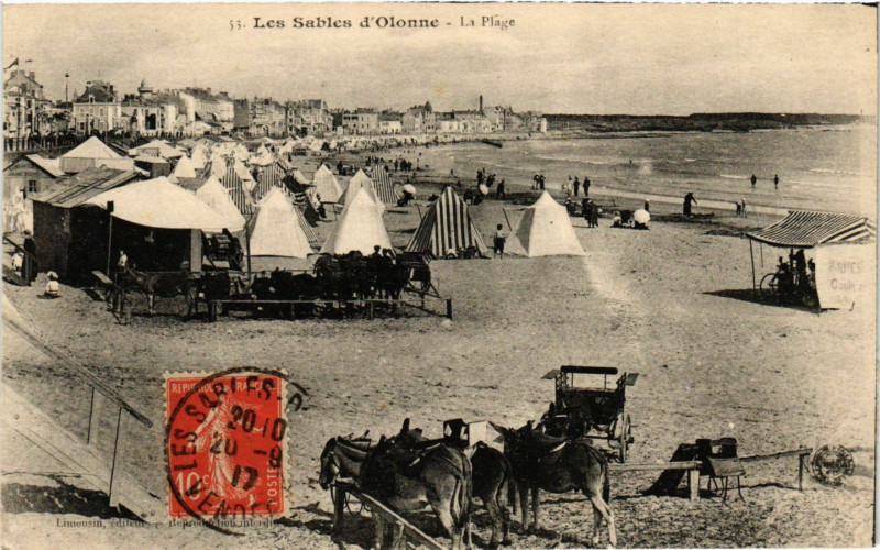Carte postale ancienne Les Sables-d'Olonne - La Plage aux Sables-d'Olonne