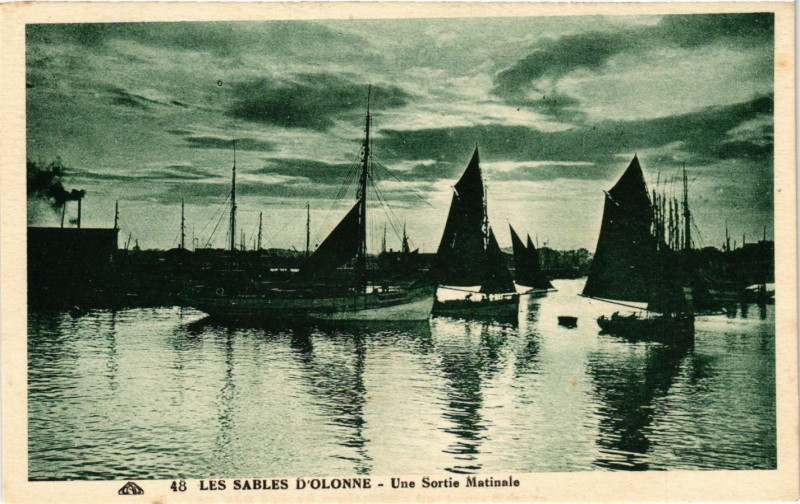 Carte postale ancienne Les Sables-d'Olonne - Une Sortie Matinale aux Sables-d'Olonne
