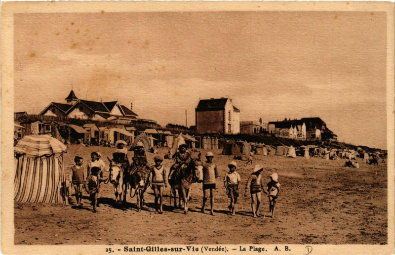 Carte postale ancienne Saint-Gilles-sur-Vie - La Plage