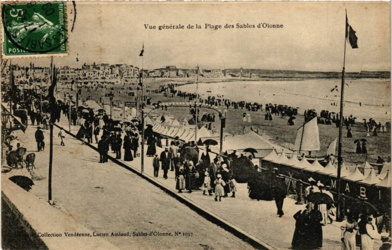 Carte postale ancienne Vue générale de la Plage des Sables d'Olonne