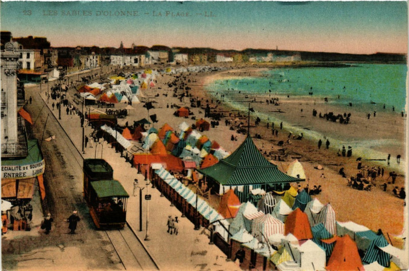 Carte postale ancienne Les Sables-d'Olonne - La Plage aux Sables-d'Olonne