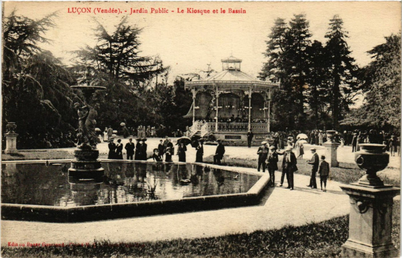 Carte postale ancienne Lucon - Jardin Public - Le Kiosque et le Bassin à Luçon