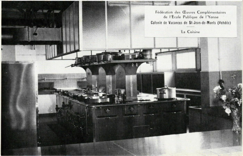 Carte postale ancienne Federation des OEuvres Complementaires de l'Ecole Publ. de l'Yonne
