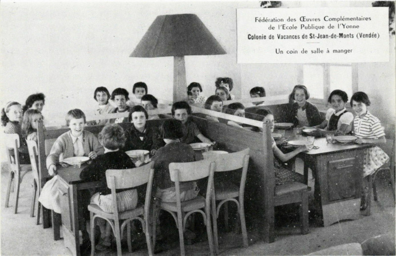 Carte postale ancienne Federation des OEuvres Complementaires de l'Ecole Publ. de l'Yonne
