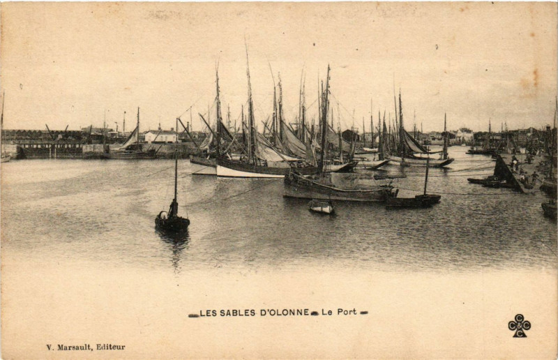 Carte postale ancienne Les Sables-d'Olonne - Le Port aux Sables-d'Olonne