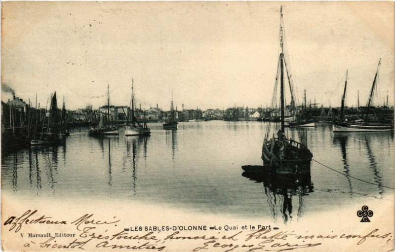 Carte postale ancienne Les Sables-d'Olonne - Le Quai et e Port aux Sables-d'Olonne