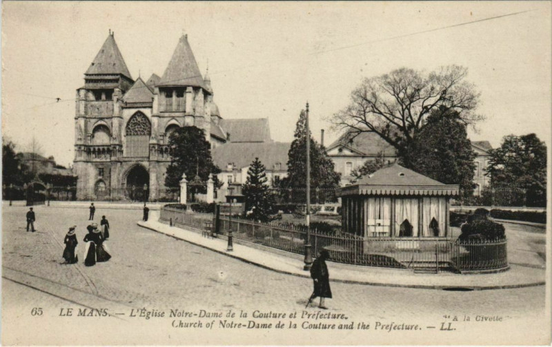 Carte postale ancienne Le Mans L'Eglise Notre-Dame au Mans