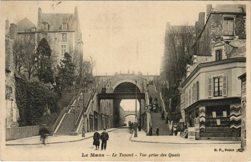Carte postale ancienne Le Mans Le Tunnel Vue prise des Quais au Mans