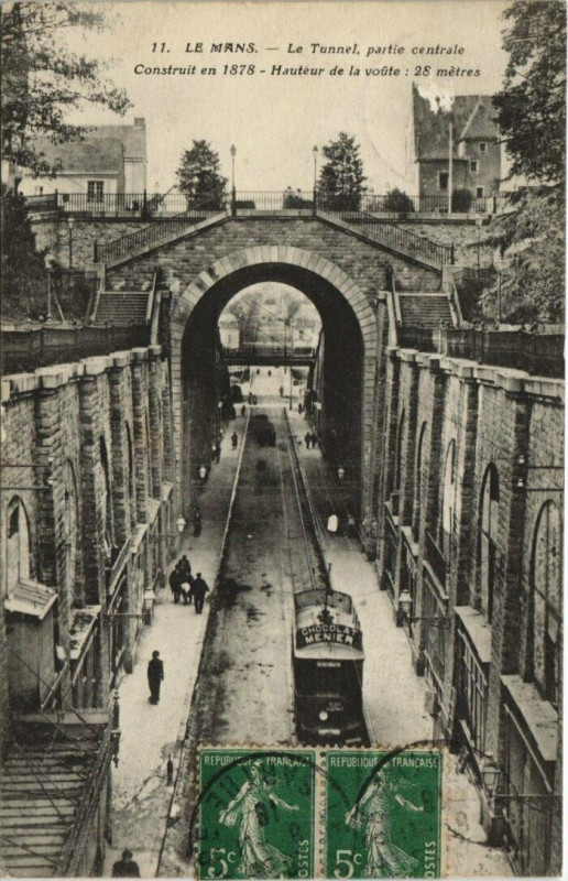 Carte postale ancienne Le Mans Le Tunnel au Mans