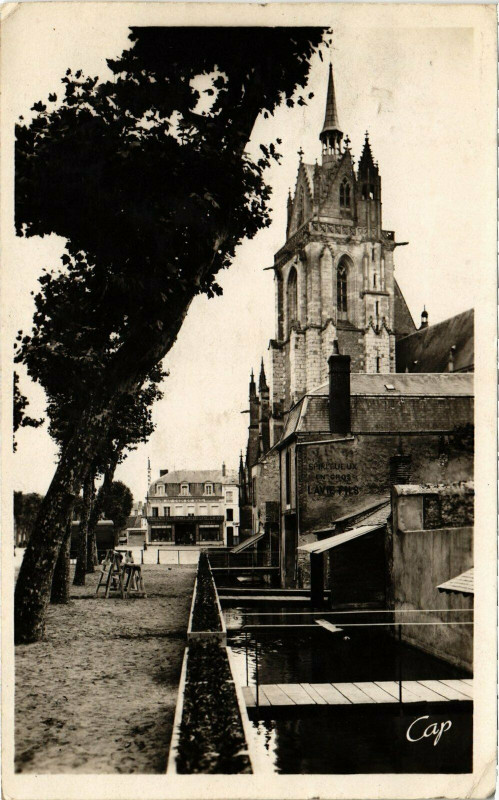 Carte postale ancienne La Ferte-Bernard - Le Mail et les canaux à La Ferté-Bernard