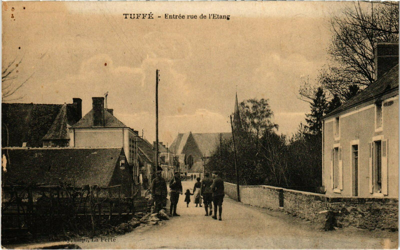 Carte postale ancienne Tuffé - Entrée rue de l'Etang