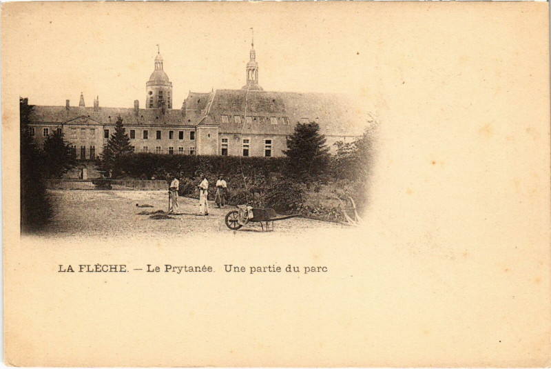 Carte postale ancienne La Fleche - Le Prytanée - Une partie du parc à La Flèche