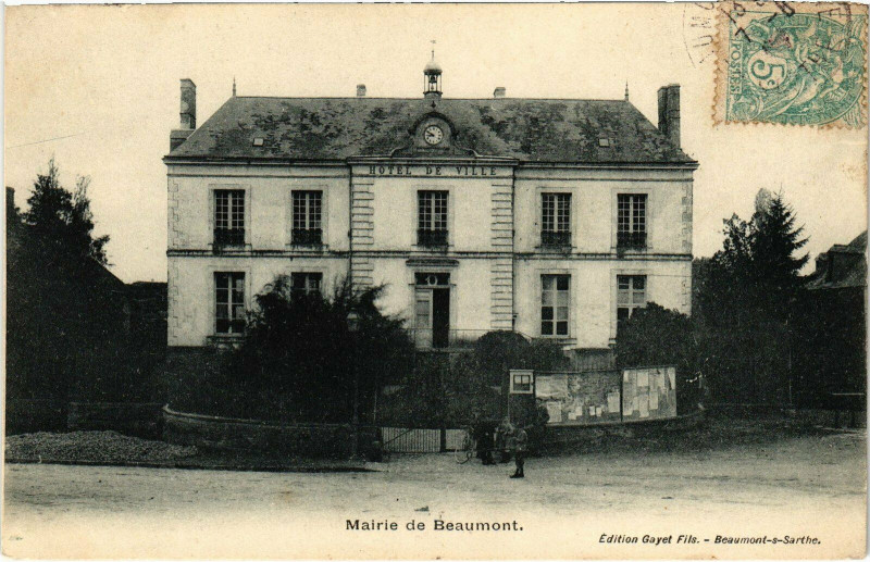 Carte postale ancienne Mairie de Beaumont