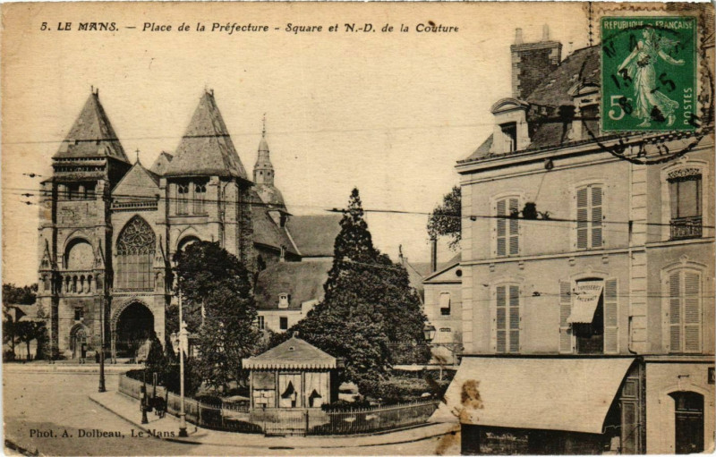 Carte postale ancienne Le Mans Place de la Préfecture au Mans