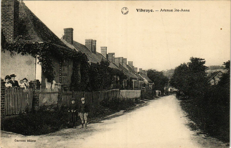 Carte postale ancienne Vibraye - Avenue Sainte-Anne à Vibraye