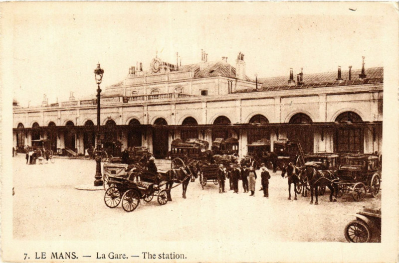 Carte postale ancienne Le Mans - La Gare au Mans