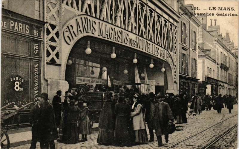 Carte postale ancienne Le Mans Les Nouvelles Galeries au Mans