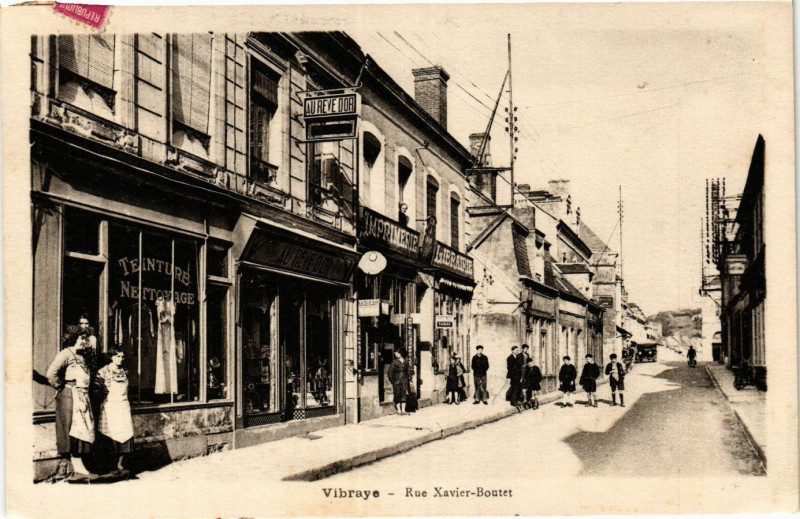 Carte postale ancienne Vibraye - Rue Xavier-Boutet à Vibraye