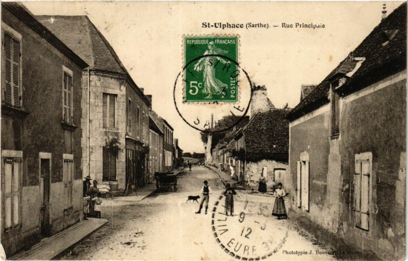 Carte postale ancienne Saint-Ulphace - Rue Principale à Saint-Ulphace