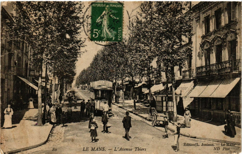 Carte postale ancienne Le Mans - L'Avenue Thiers au Mans