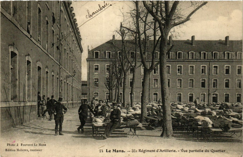 Carte postale ancienne Le Mans - Regiment d'Artillerie - Vue partielle du Quartier au Mans
