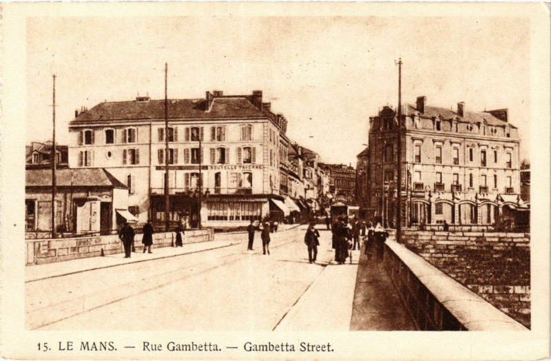 Carte postale ancienne Le Mans - Rue Gambetta au Mans