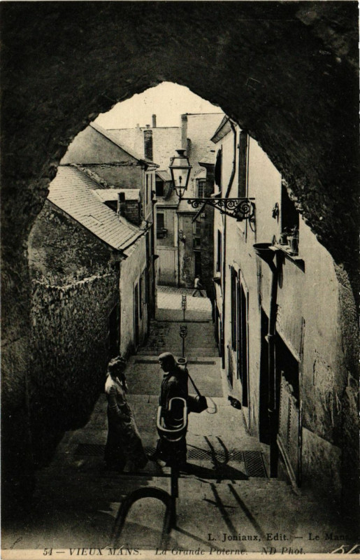 Carte postale ancienne Vieux Mans La Grande Poterne