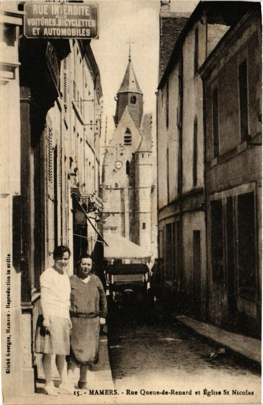 Carte postale ancienne Mamers - Rue Queue-de-Renard et Eglise Saint-Nicolas à Mamers