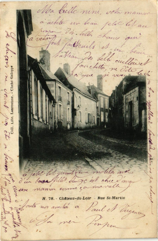 Carte postale ancienne Chateau-du-Loir - Rue Saint-Martin