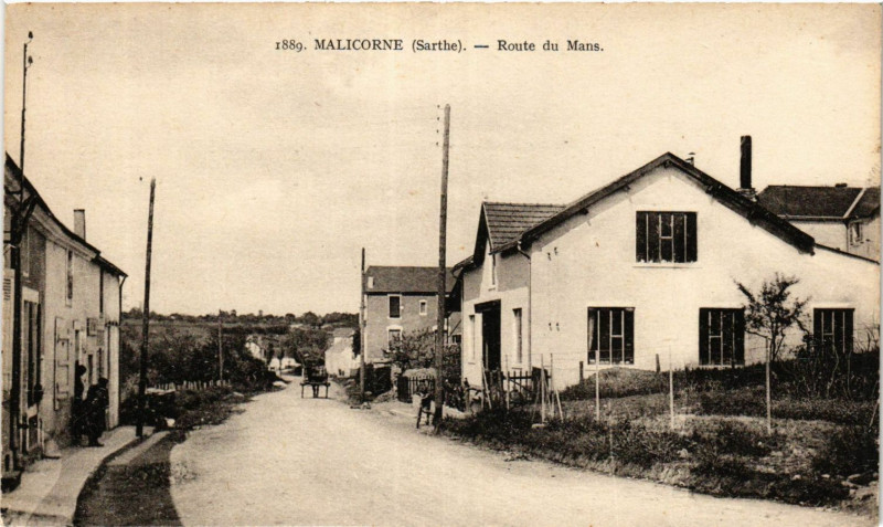Carte postale ancienne Malicorne - Route du Mans