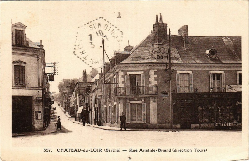 Carte postale ancienne Chateau-du-Loir - Rue Aristide-Briand
