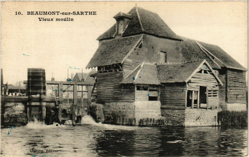 Carte postale ancienne Beaumont-sur-Sarthe Vieux Moulin à Beaumont-sur-Sarthe