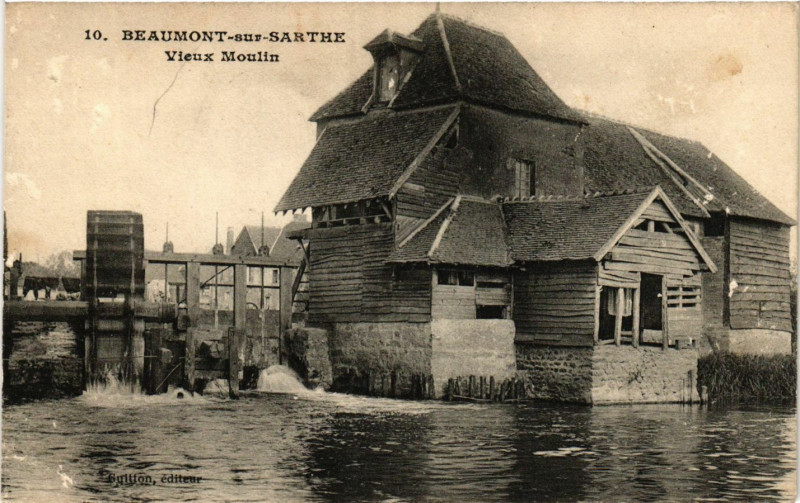 Carte postale ancienne Beaumont-sur-Sarthe Vieux Moulin à Beaumont-sur-Sarthe